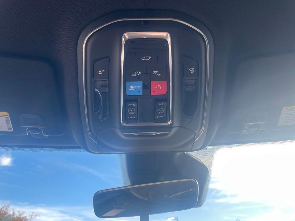 new 2025 Jeep Grand Cherokee L car, priced at $41,112