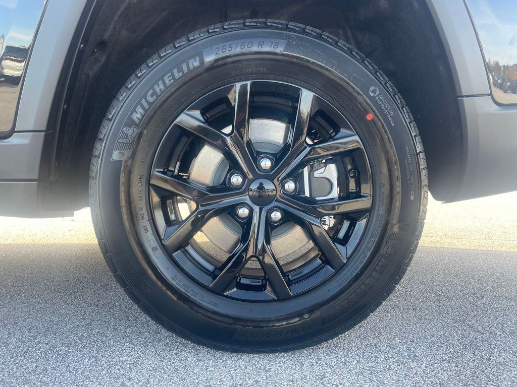 new 2025 Jeep Grand Cherokee L car, priced at $41,112