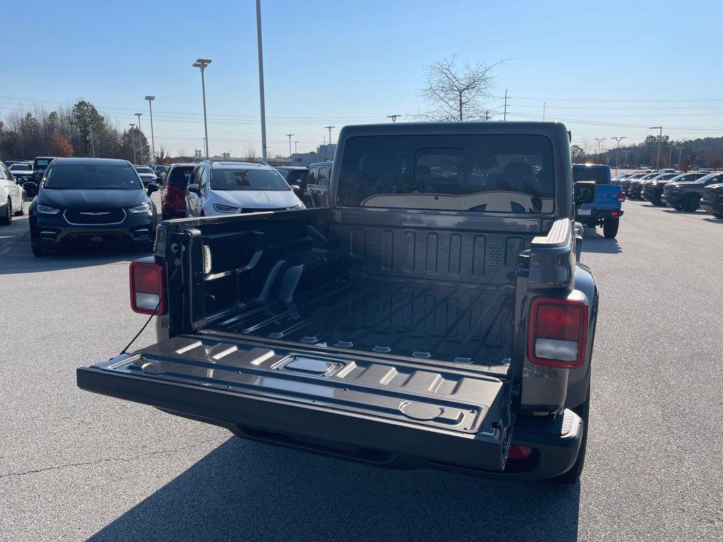 new 2026 Jeep Gladiator car, priced at $50,110