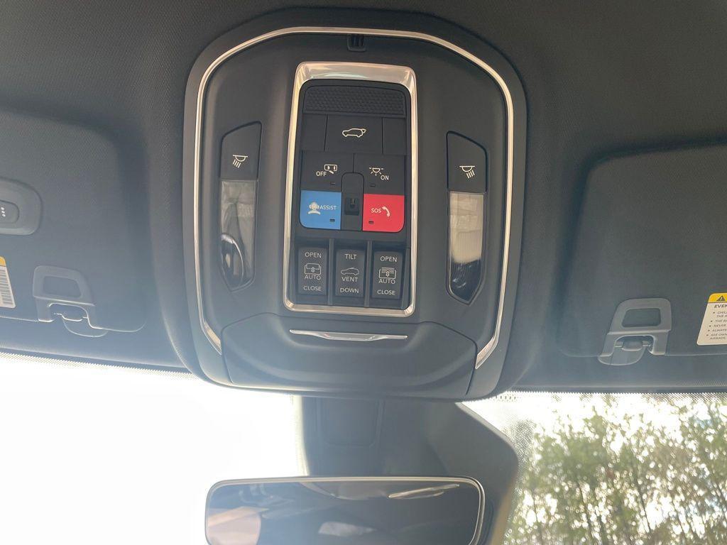 new 2025 Jeep Grand Cherokee car, priced at $45,026