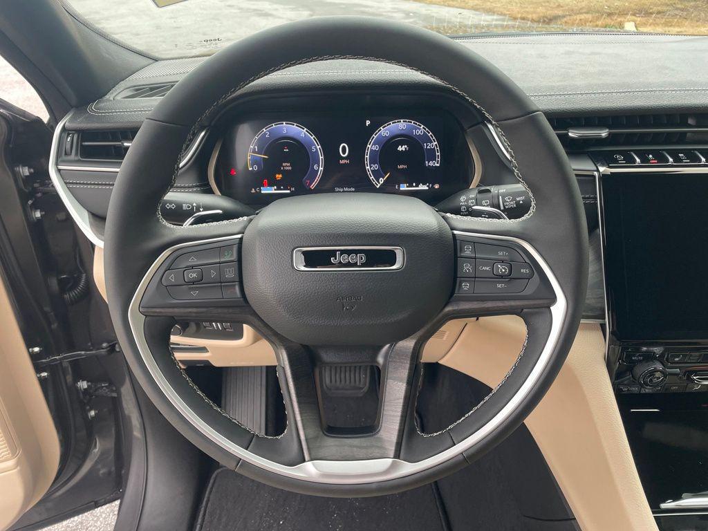 new 2025 Jeep Grand Cherokee car, priced at $45,026