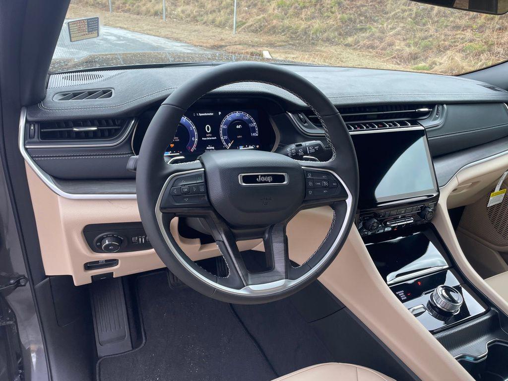new 2025 Jeep Grand Cherokee car, priced at $45,026