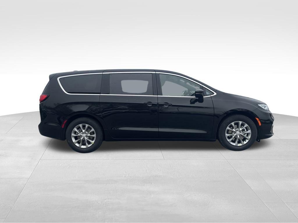 new 2026 Chrysler Pacifica car, priced at $45,797