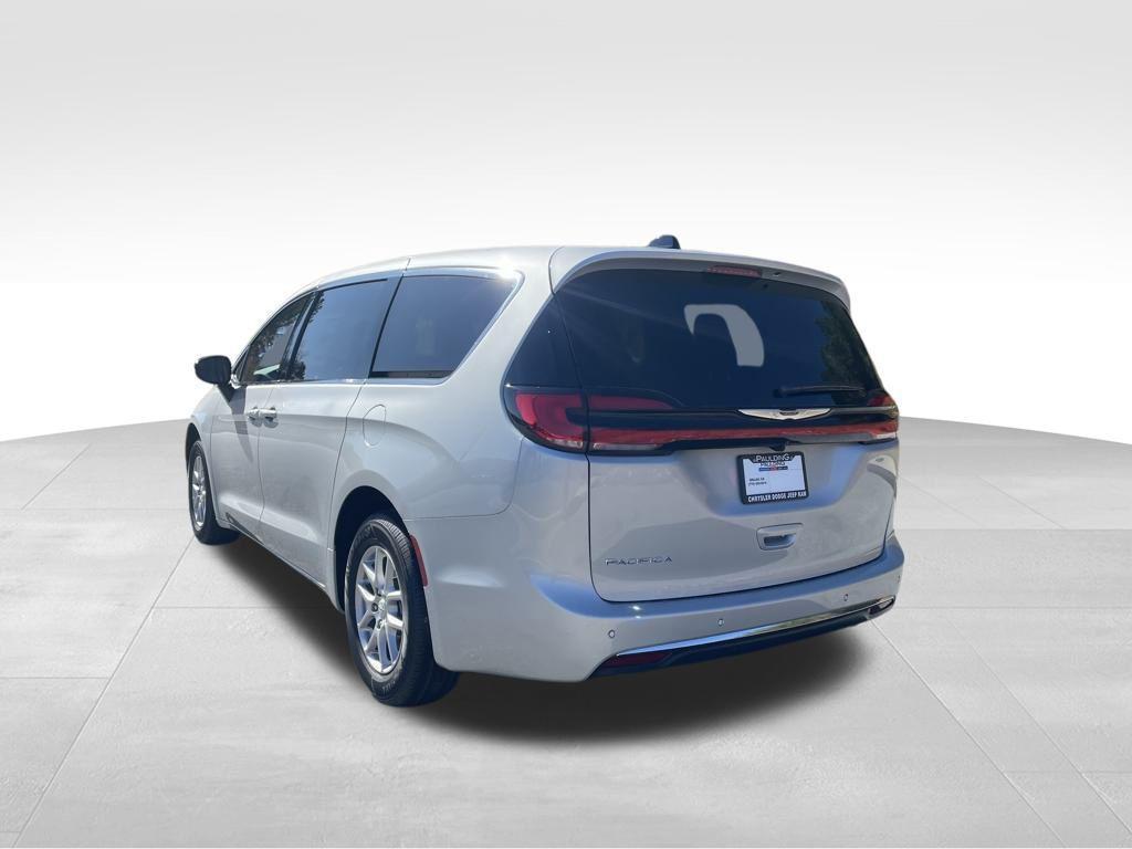 new 2026 Chrysler Pacifica car, priced at $38,529