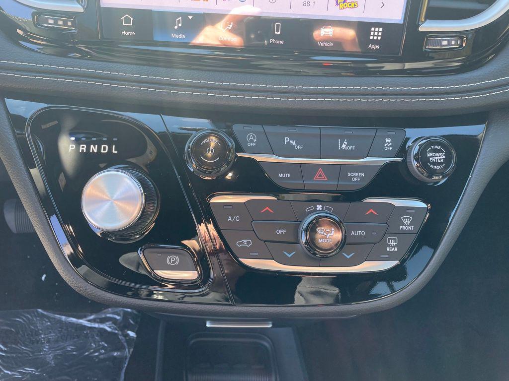 new 2026 Chrysler Pacifica car, priced at $38,529