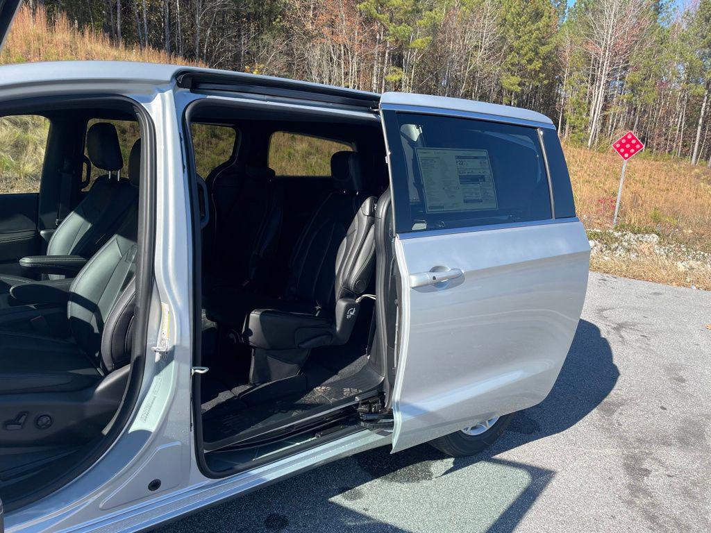 new 2026 Chrysler Pacifica car, priced at $38,529