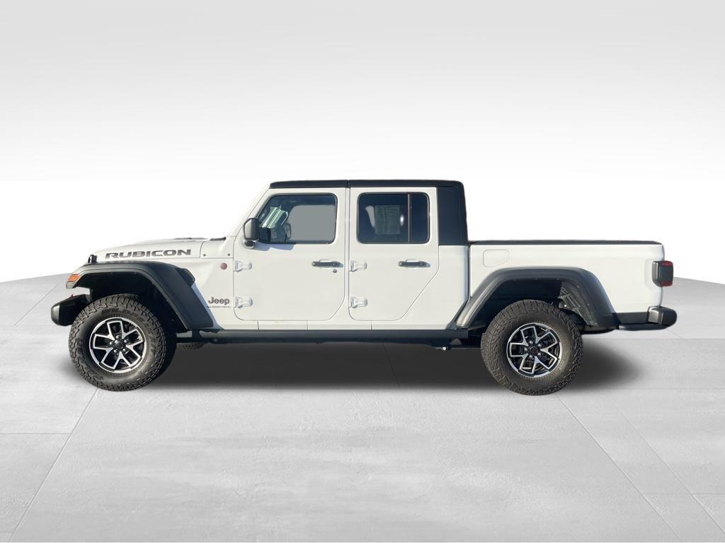used 2025 Jeep Gladiator car, priced at $43,186