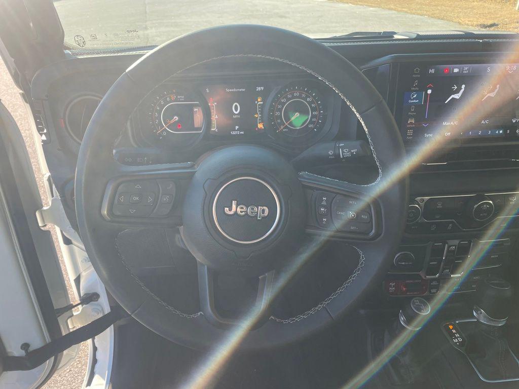 used 2025 Jeep Gladiator car, priced at $43,186