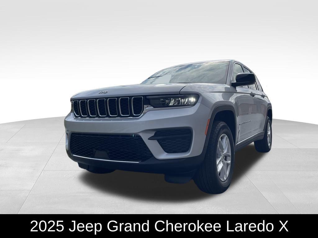 new 2025 Jeep Grand Cherokee car, priced at $31,274