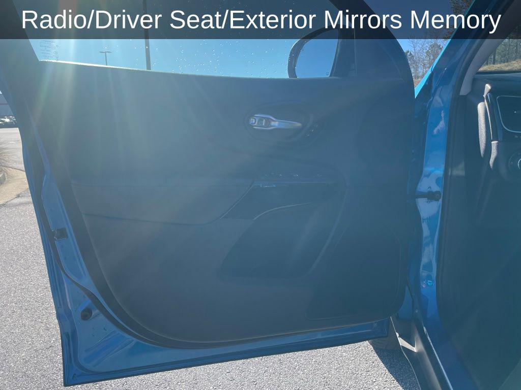 used 2023 Jeep Cherokee car, priced at $22,152