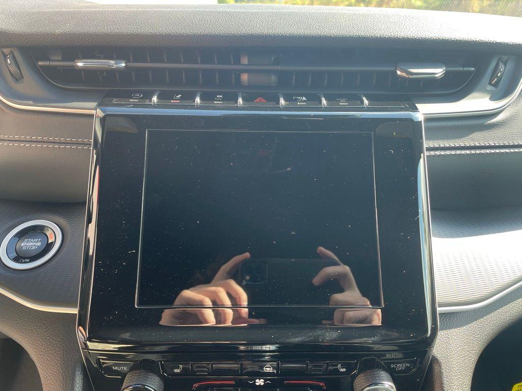 new 2025 Jeep Grand Cherokee car, priced at $34,736