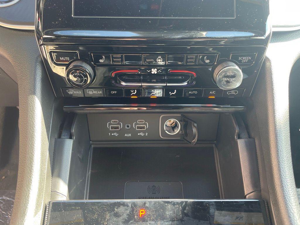 new 2025 Jeep Grand Cherokee car, priced at $34,736