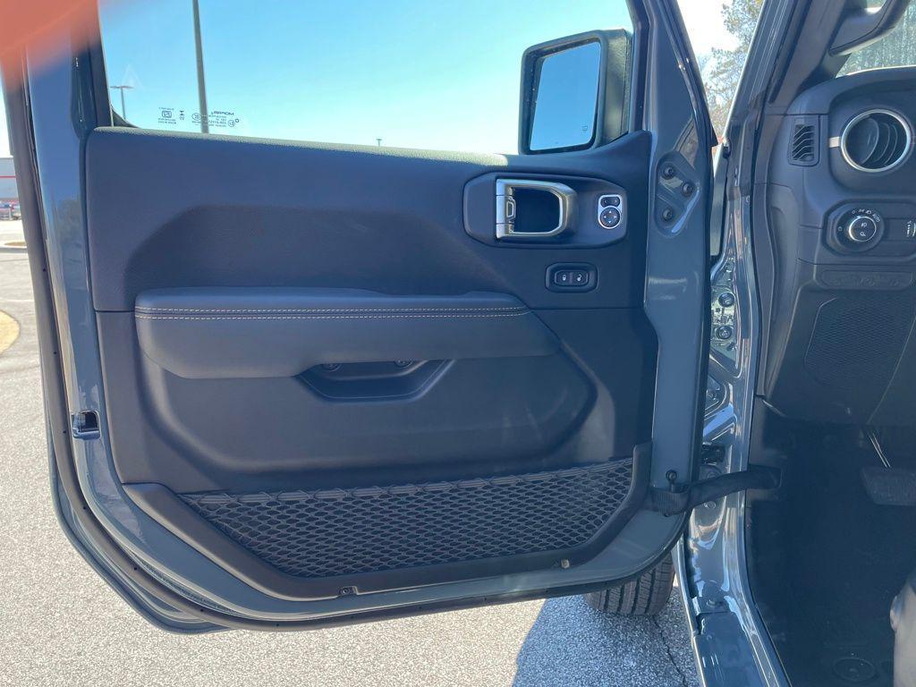 new 2026 Jeep Gladiator car, priced at $50,110