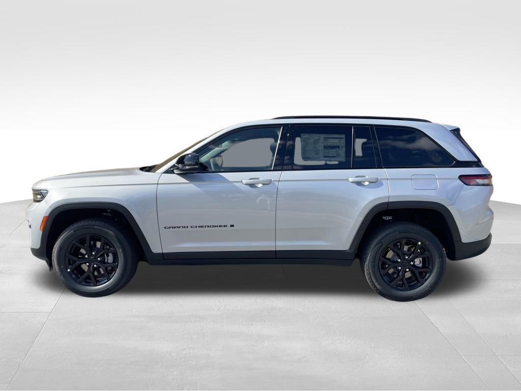 new 2025 Jeep Grand Cherokee car, priced at $38,462