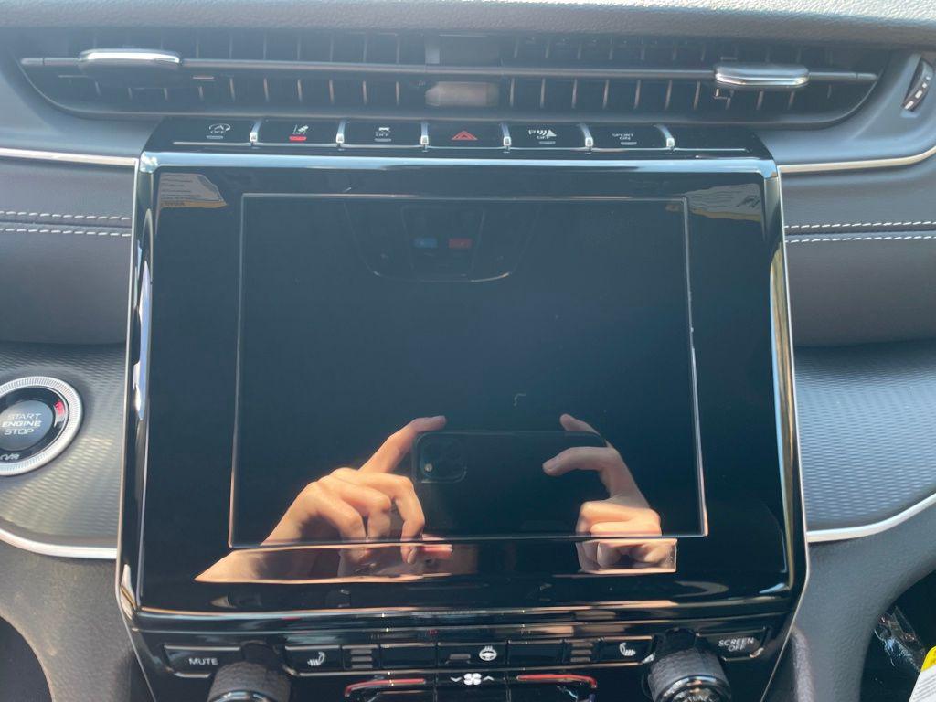 new 2025 Jeep Grand Cherokee car, priced at $38,462