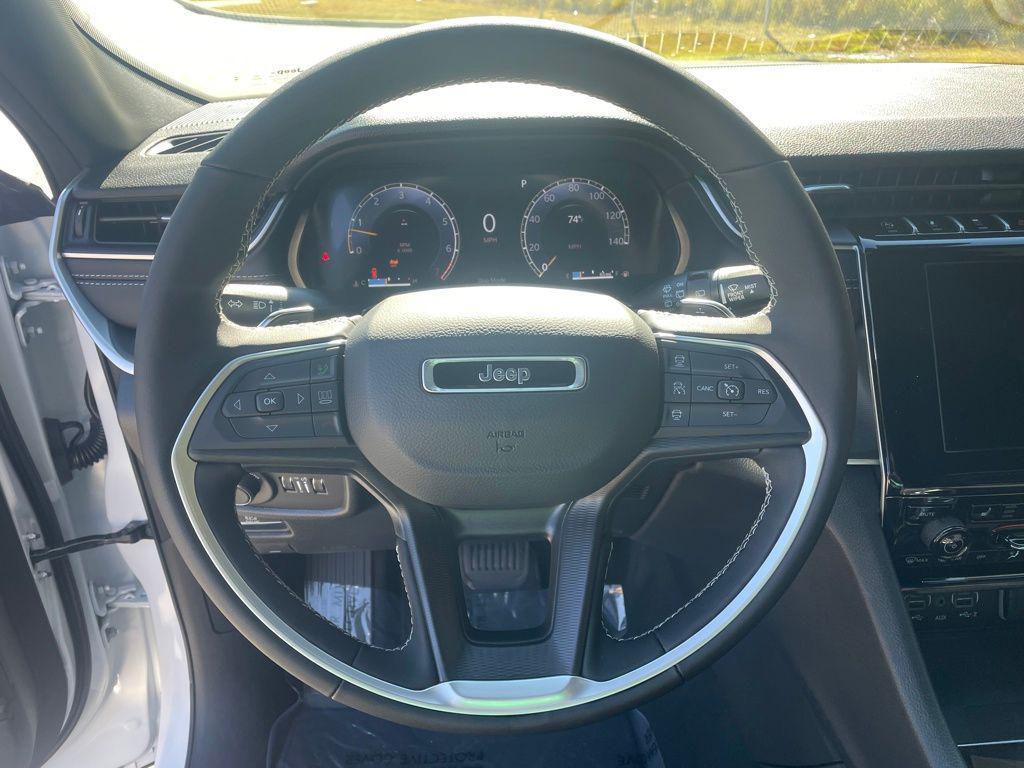 new 2025 Jeep Grand Cherokee car, priced at $33,165