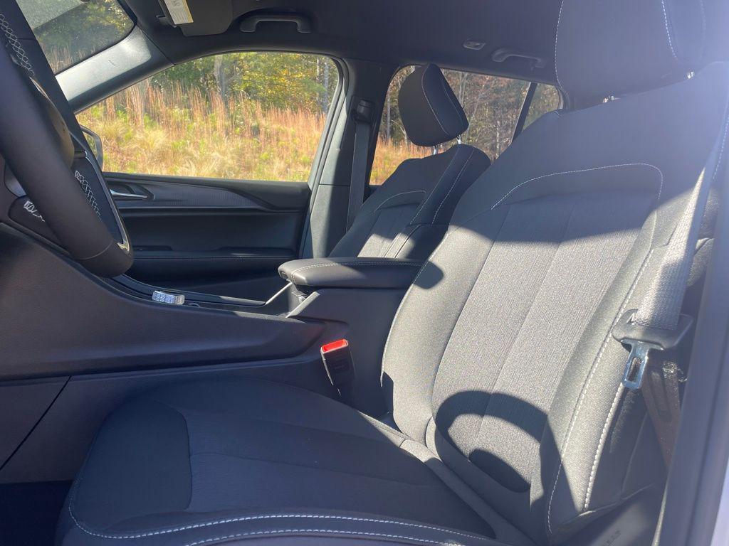 new 2025 Jeep Grand Cherokee car, priced at $33,165