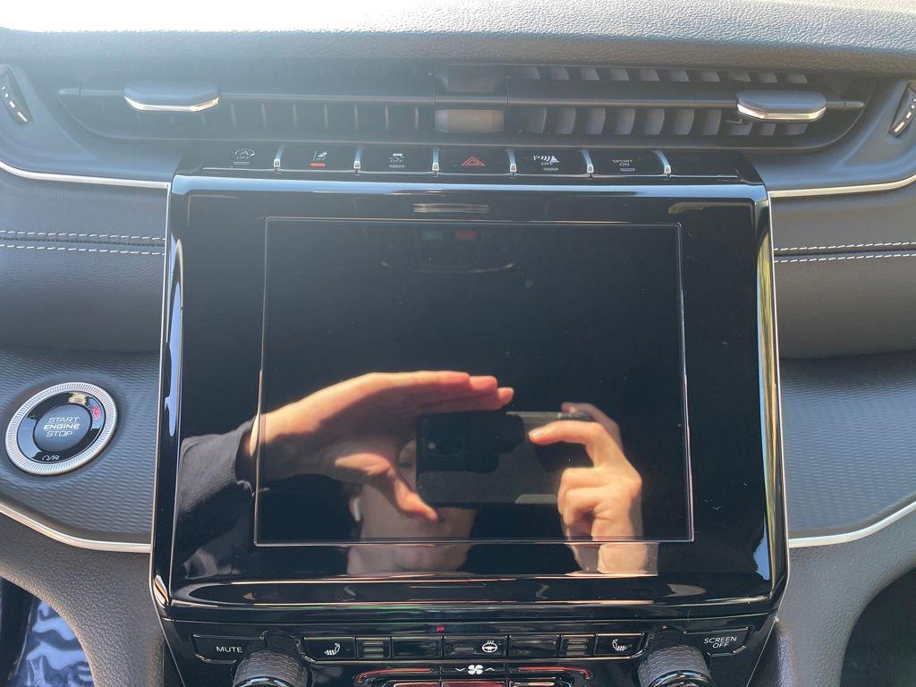 new 2025 Jeep Grand Cherokee L car, priced at $40,643