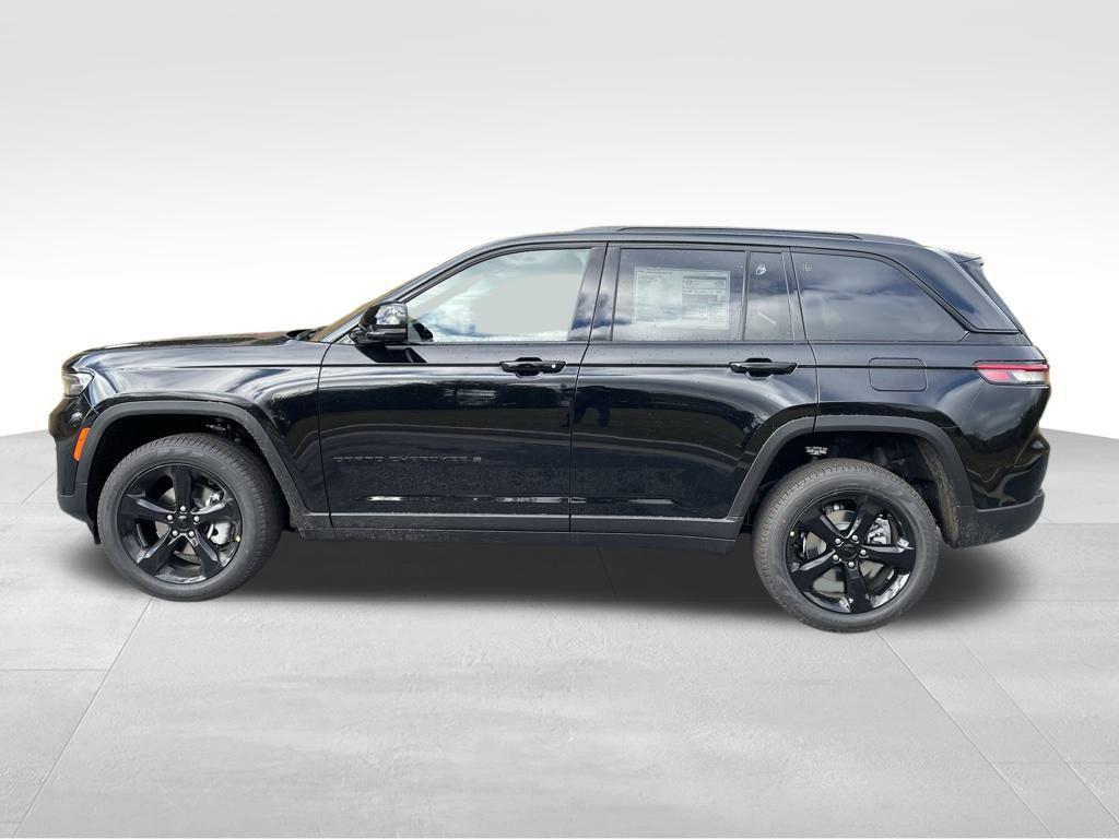 new 2025 Jeep Grand Cherokee car, priced at $43,157