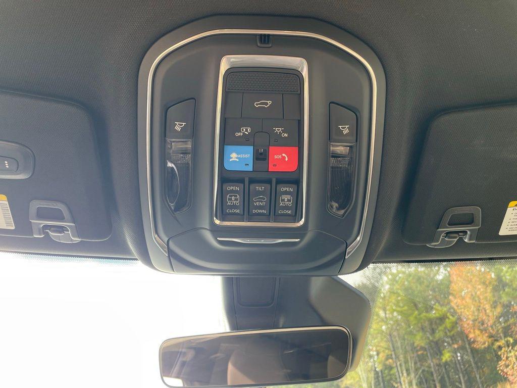 new 2025 Jeep Grand Cherokee car, priced at $43,157