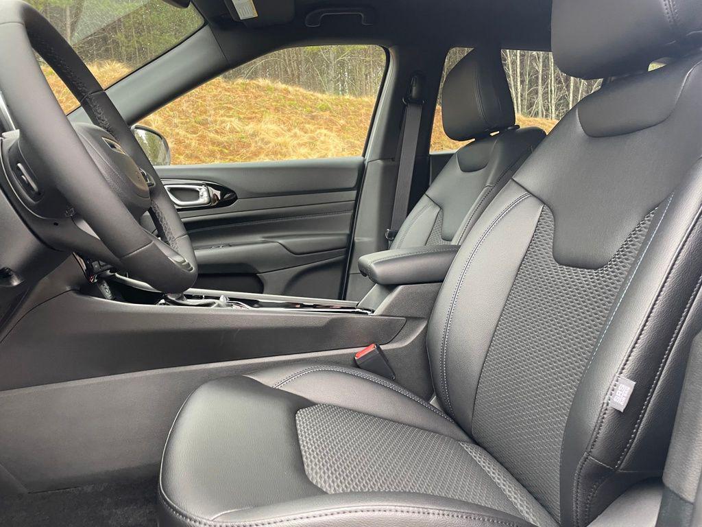 new 2026 Jeep Compass car, priced at $25,870