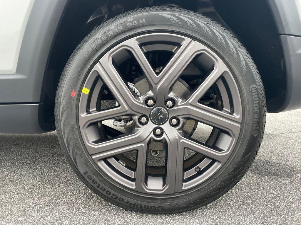 new 2026 Jeep Compass car, priced at $25,870