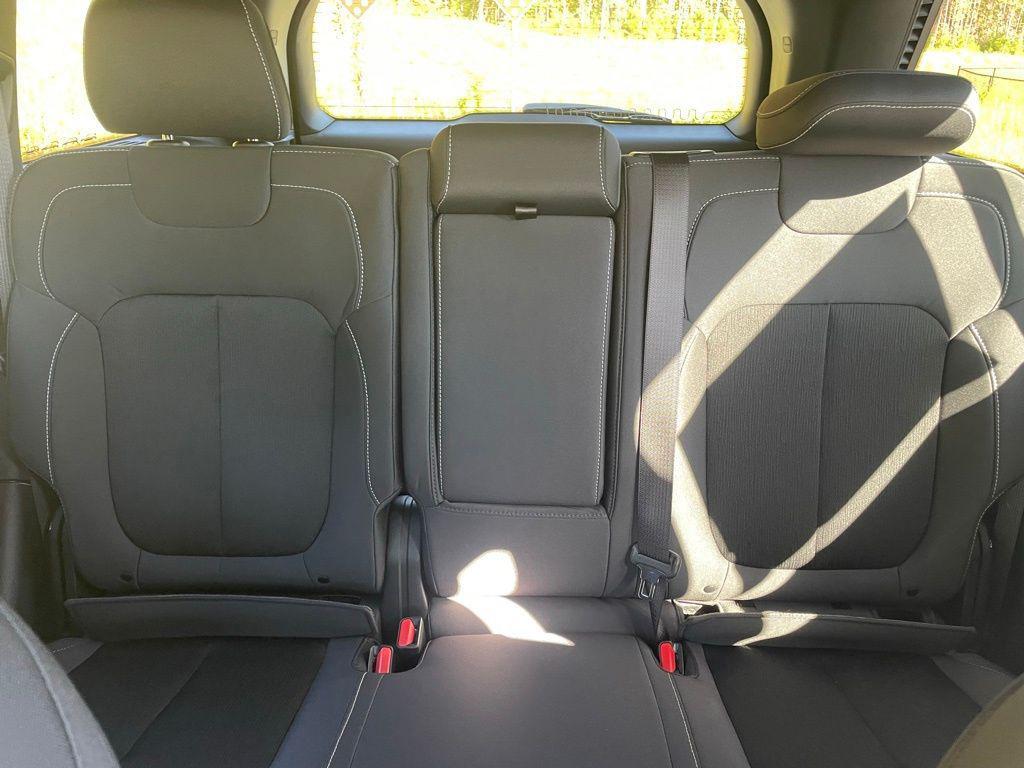 new 2025 Jeep Grand Cherokee car, priced at $33,274