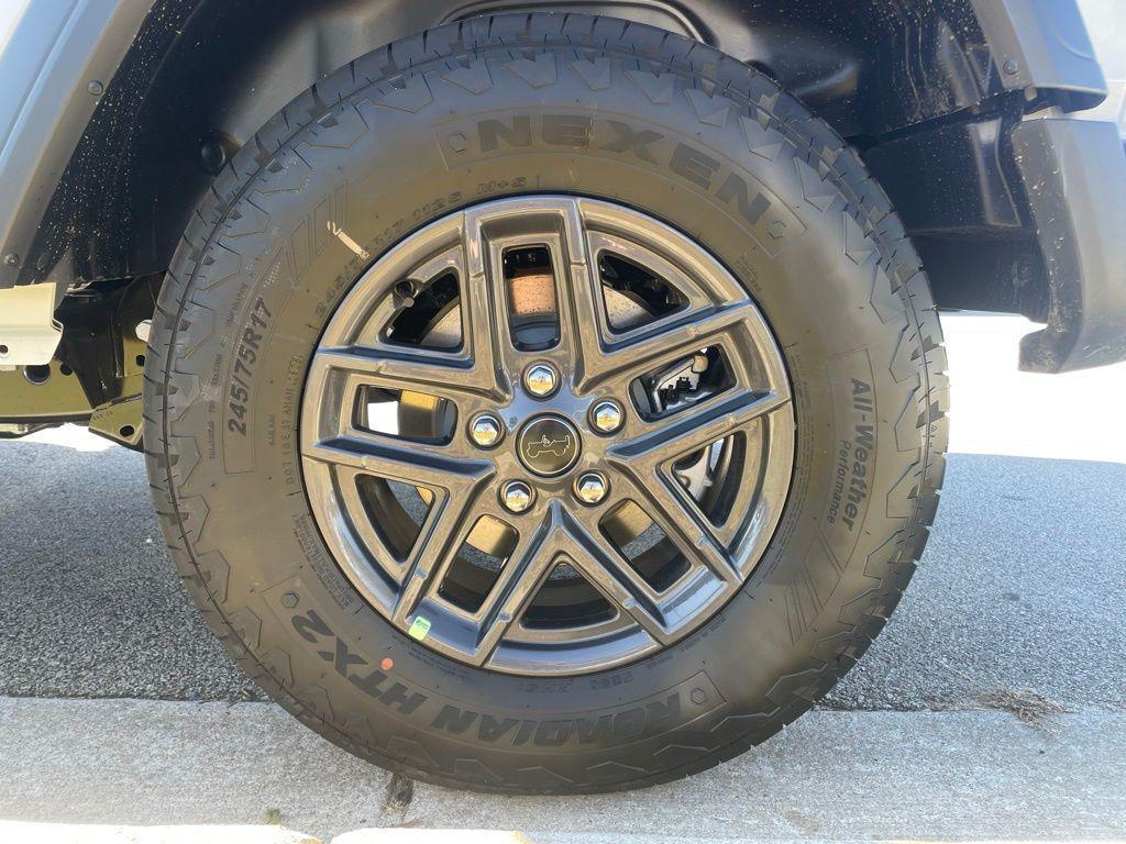 new 2026 Jeep Wrangler car, priced at $39,925