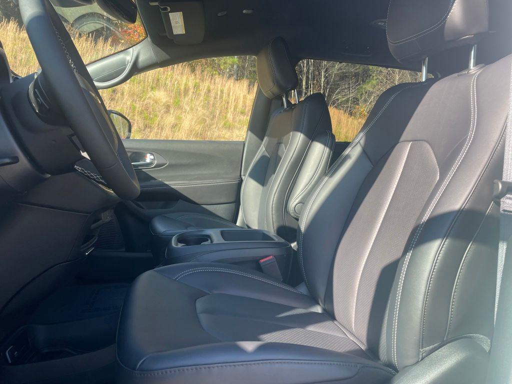 new 2026 Chrysler Pacifica car, priced at $38,098