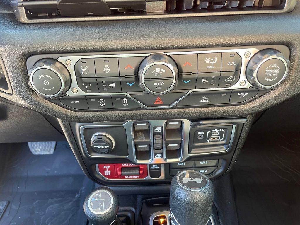 new 2026 Jeep Wrangler car, priced at $48,956