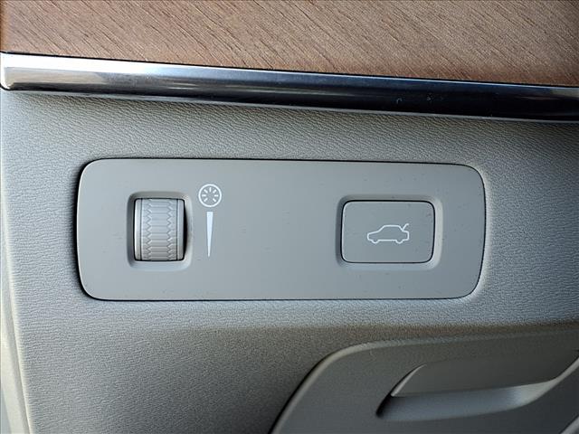 used 2021 Volvo XC90 car, priced at $24,900