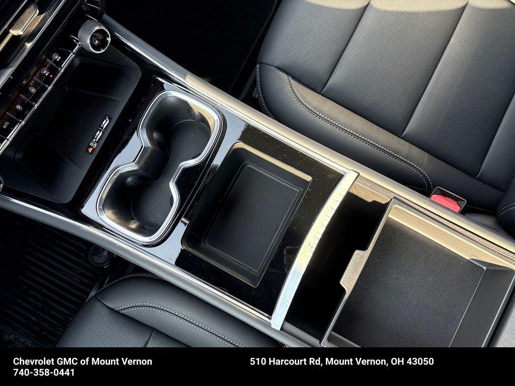 new 2026 Chevrolet Traverse car, priced at $44,305