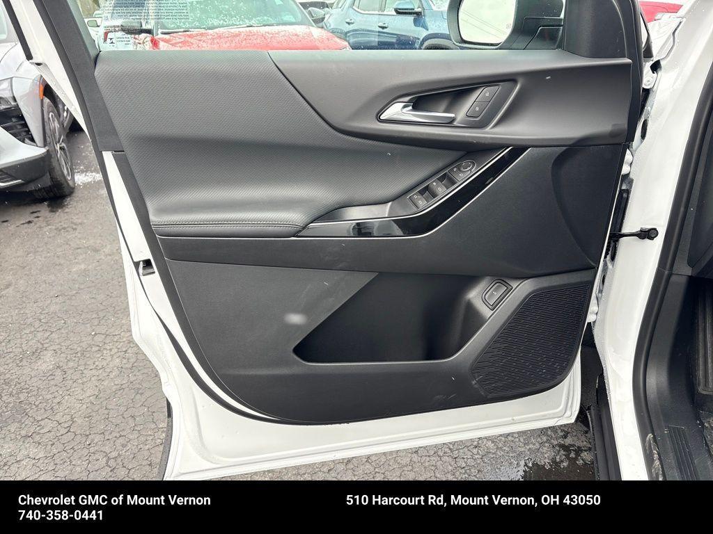 new 2026 Chevrolet Equinox car, priced at $35,185