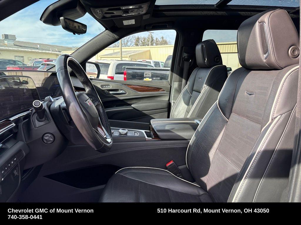 used 2023 Cadillac Escalade car, priced at $60,421