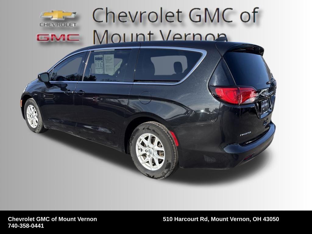 used 2017 Chrysler Pacifica car, priced at $9,600