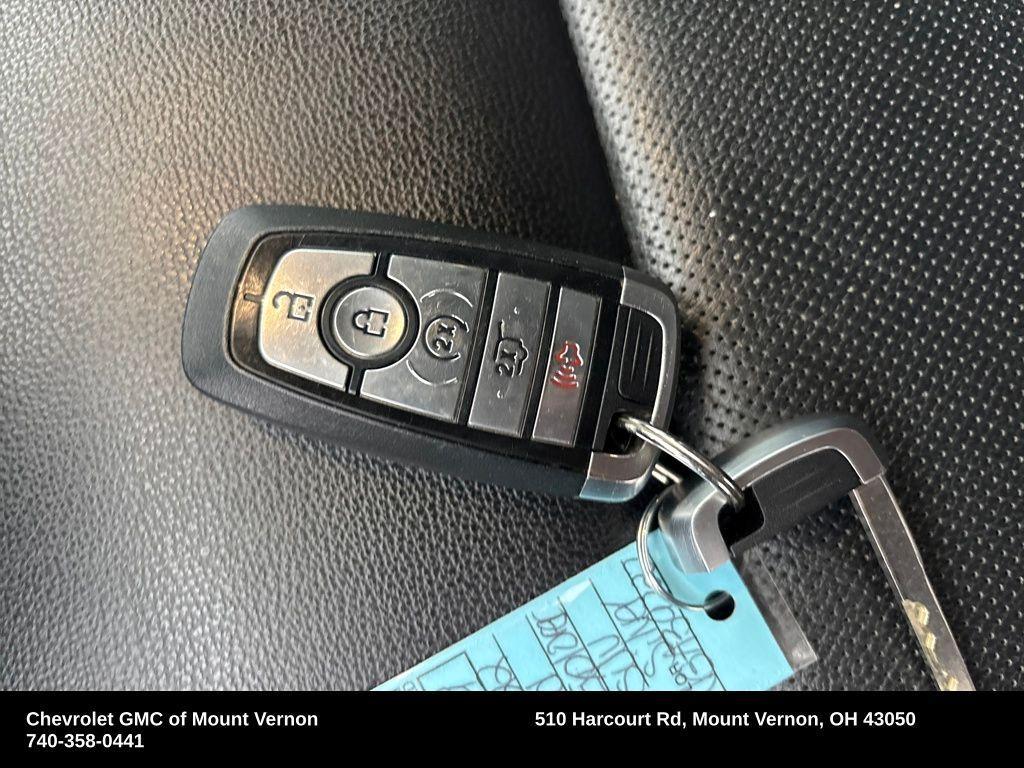 2022 Iconic Silver Metallic Ford Explorer