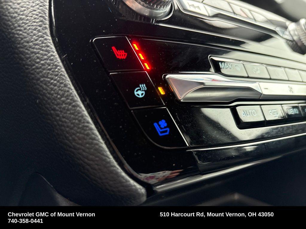 2022 Iconic Silver Metallic Ford Explorer