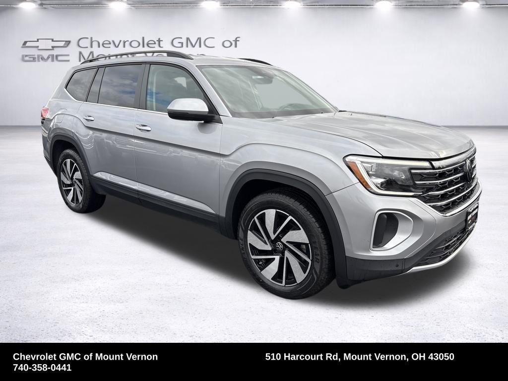 used 2025 Volkswagen Atlas car, priced at $32,500