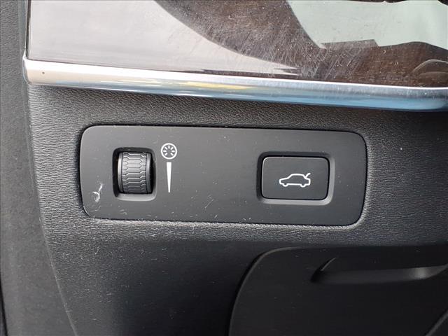 used 2018 Volvo XC90 car, priced at $21,295