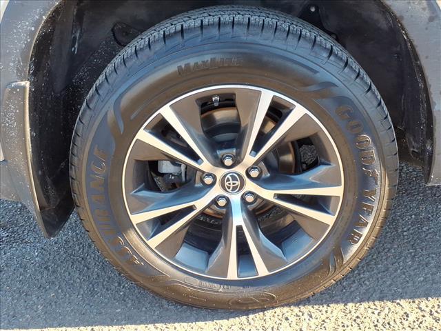 used 2018 Toyota Highlander car, priced at $23,390
