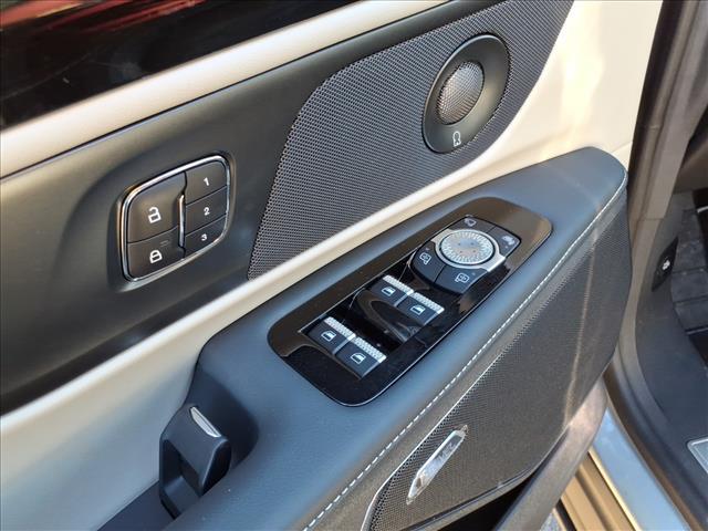 used 2025 Lincoln Nautilus car, priced at $57,895