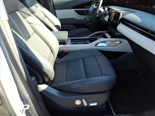 used 2025 Lincoln Nautilus car, priced at $57,895