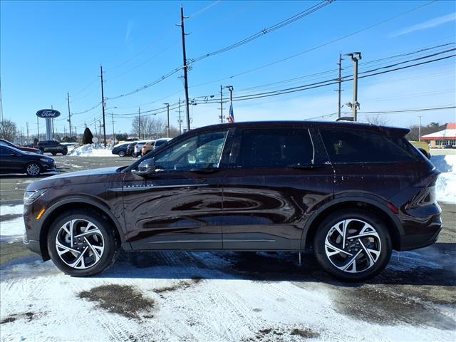 used 2025 Lincoln Nautilus car, priced at $53,695