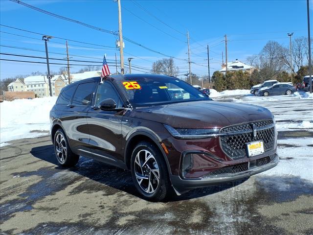 used 2025 Lincoln Nautilus car, priced at $53,695
