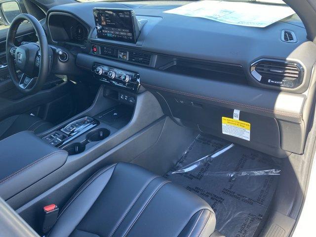 new 2025 Honda Pilot car