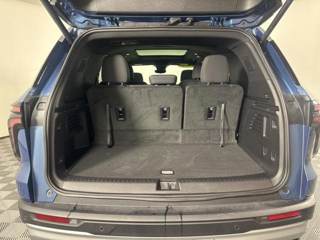 new 2026 Chevrolet Traverse car, priced at $47,325