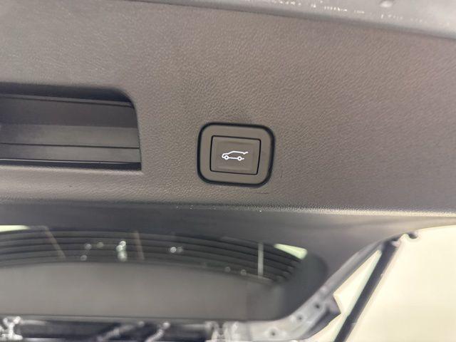 new 2026 Chevrolet Traverse car, priced at $53,455