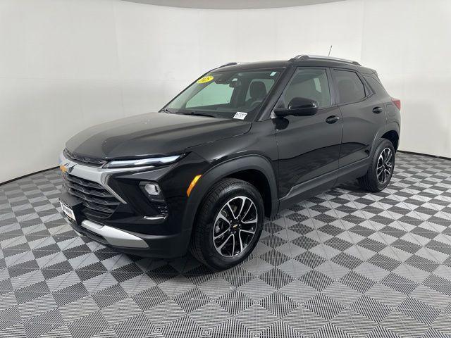used 2025 Chevrolet TrailBlazer car, priced at $25,638