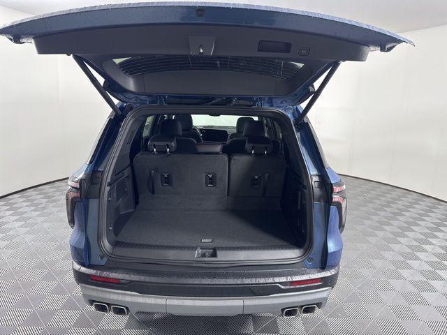 new 2026 Chevrolet Traverse car, priced at $53,620