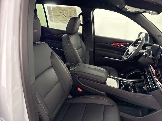 new 2026 Chevrolet Traverse car, priced at $57,050